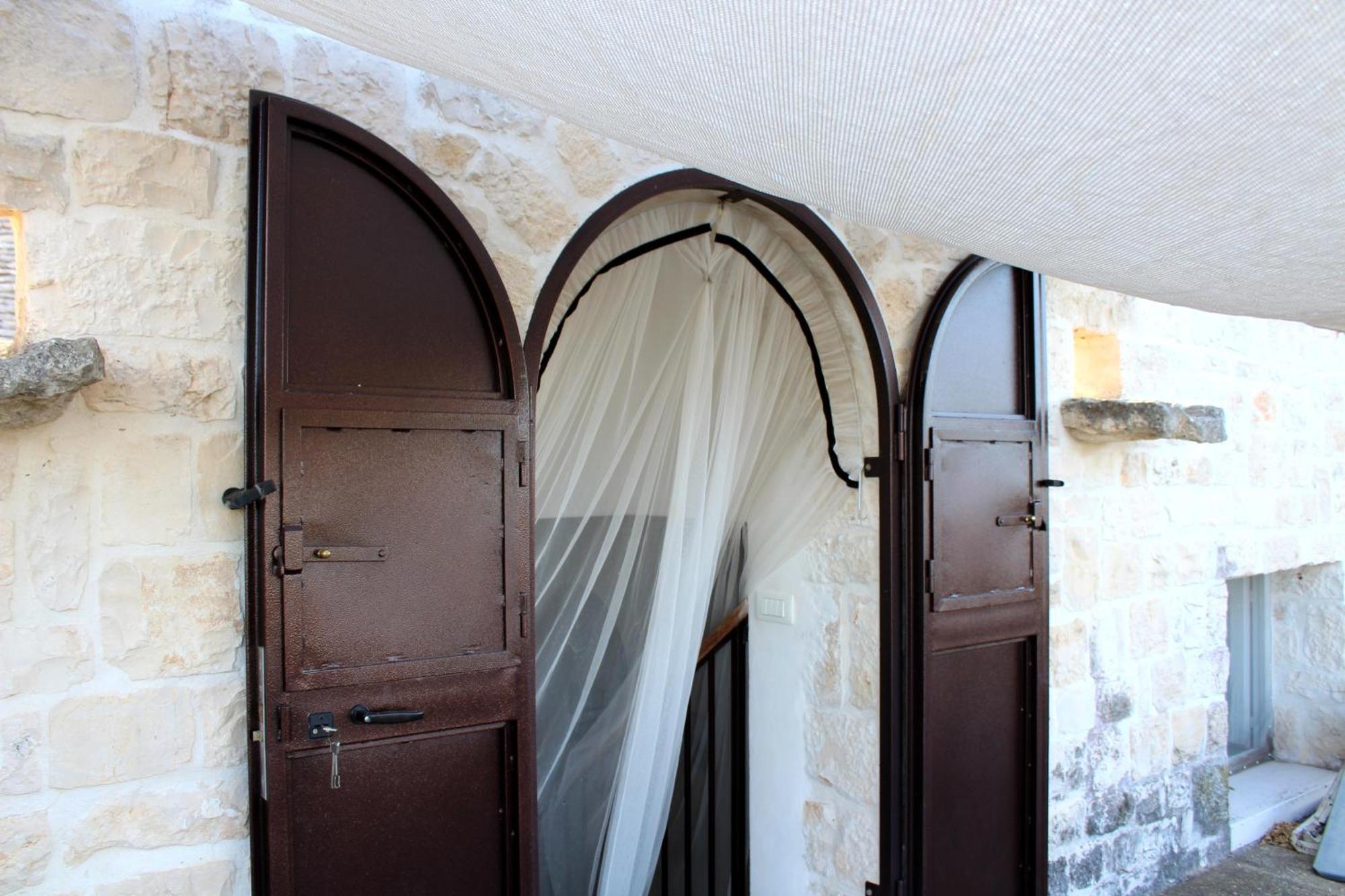 לוקורוטונדו Trulli E Masseria Ianella מראה חיצוני תמונה